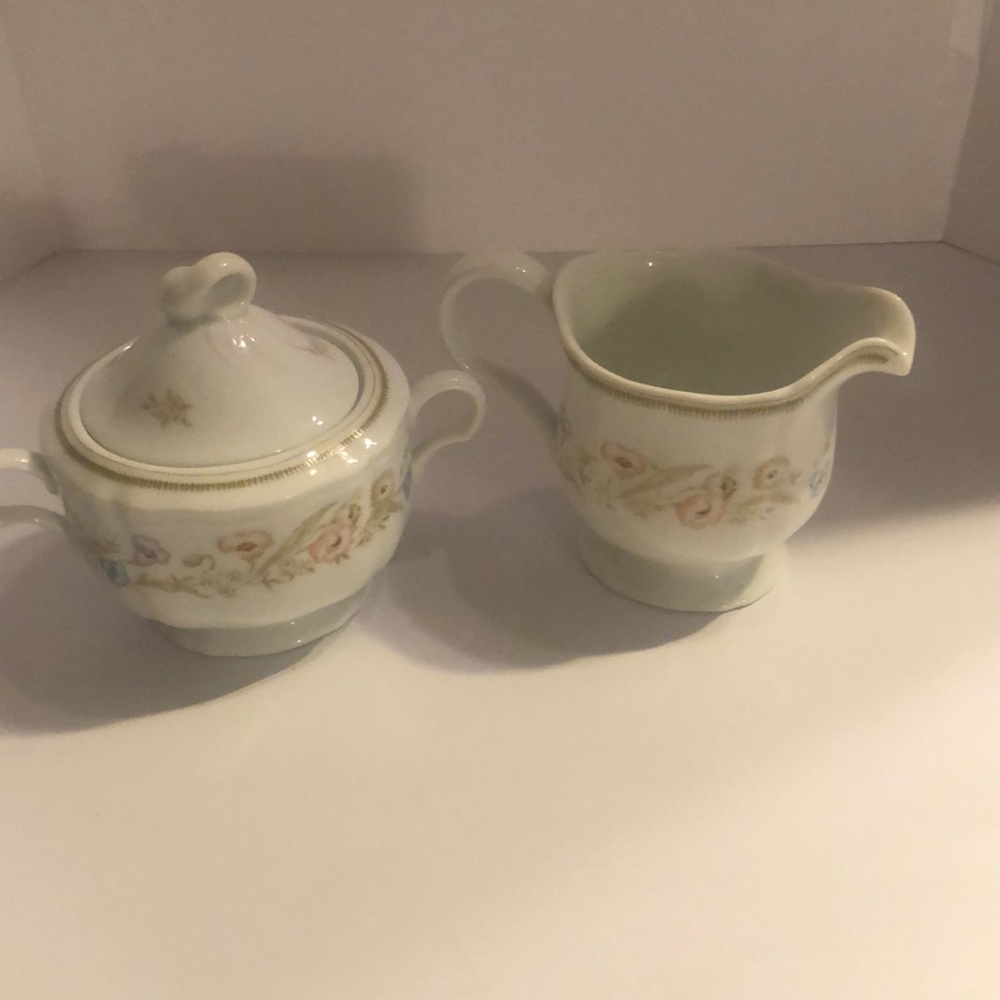 Mikasa Sugar and creamer ceramic coffee set (rare )